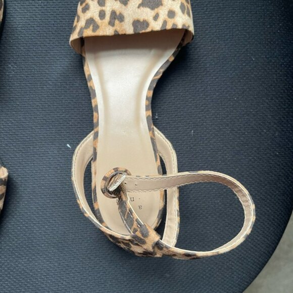 Leopard Print Open-Toed Heels 👠 🐆 - Picture 8 of 10